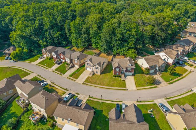 627 Hidden Valley Dr, Clarksville, TN 37040