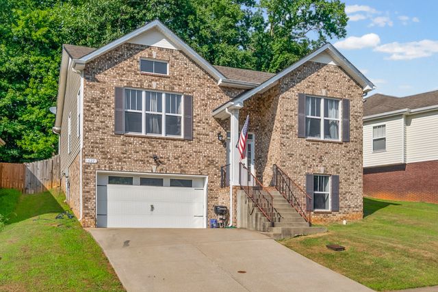 627 Hidden Valley Dr, Clarksville, TN 37040