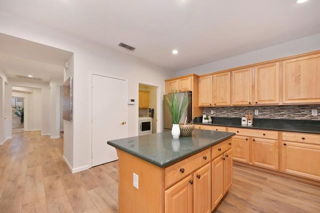 2024 Farmgate Ln, Lincoln, CA 95648