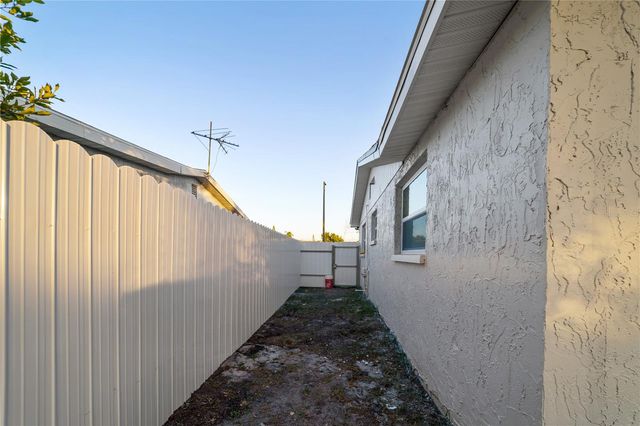 1051 NORMANDY BOULEVARD, Holiday, FL 34691