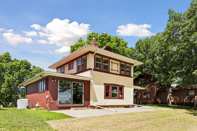3940 Lake Curve Avenue N, Robbinsdale, MN 55422