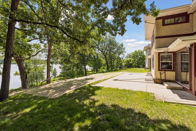 3940 Lake Curve Avenue N, Robbinsdale, MN 55422