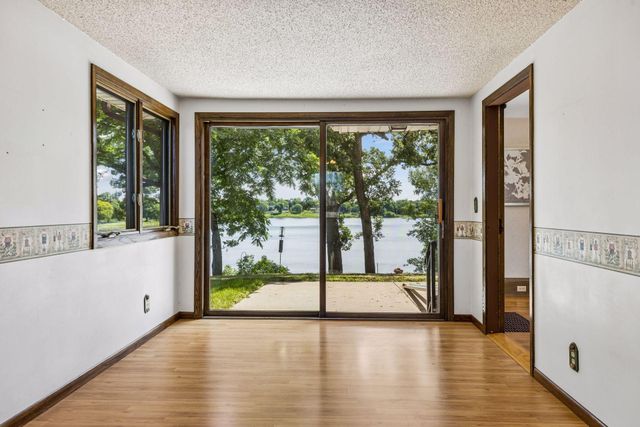 3940 Lake Curve Avenue N, Robbinsdale, MN 55422