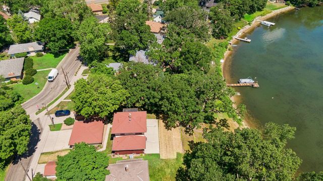 3940 Lake Curve Avenue N, Robbinsdale, MN 55422