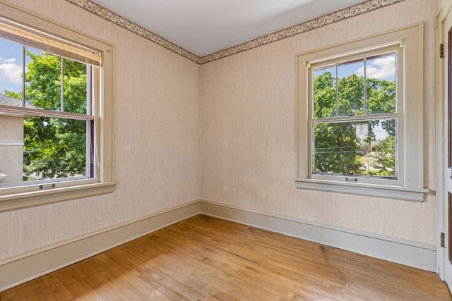 3940 Lake Curve Avenue N, Robbinsdale, MN 55422