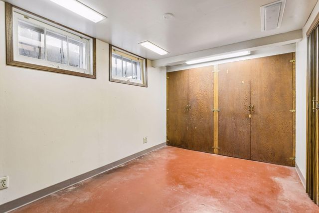 3940 Lake Curve Avenue N, Robbinsdale, MN 55422