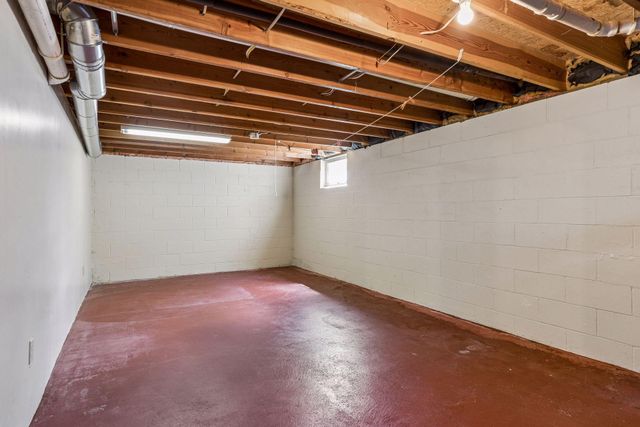3940 Lake Curve Avenue N, Robbinsdale, MN 55422