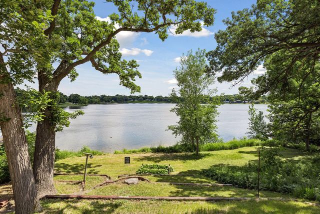 3940 Lake Curve Avenue N, Robbinsdale, MN 55422
