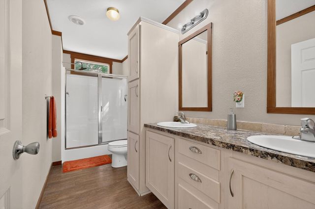 300 Flaming Oak DR, Bastrop, TX 78602