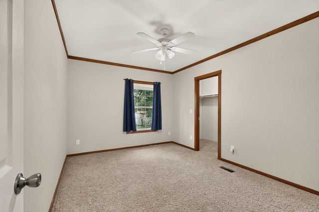 300 Flaming Oak DR, Bastrop, TX 78602