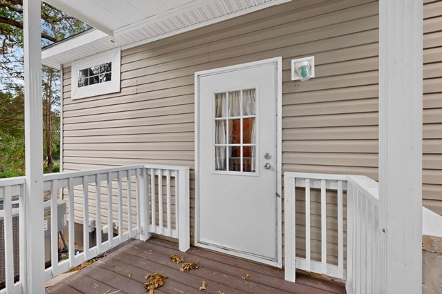 300 Flaming Oak DR, Bastrop, TX 78602