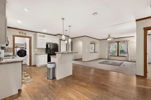 300 Flaming Oak DR, Bastrop, TX 78602