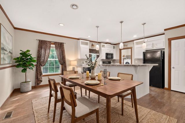300 Flaming Oak DR, Bastrop, TX 78602