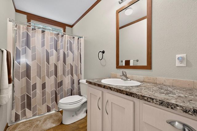 300 Flaming Oak DR, Bastrop, TX 78602