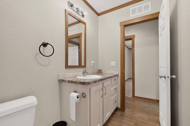 300 Flaming Oak DR, Bastrop, TX 78602