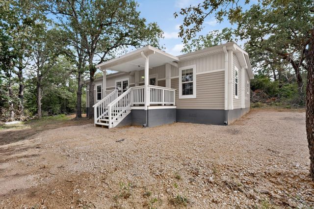 300 Flaming Oak DR, Bastrop, TX 78602
