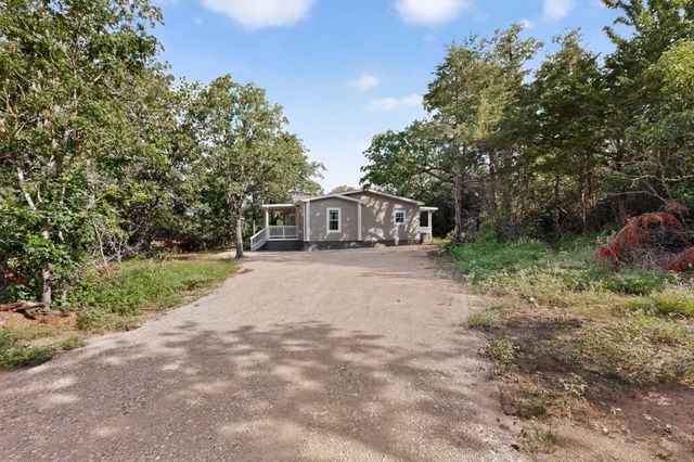 300 Flaming Oak DR, Bastrop, TX 78602