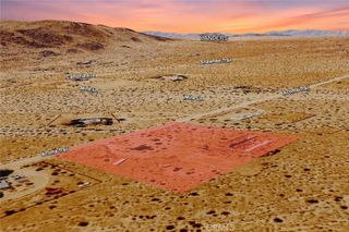 3722 Acoma Trail, Landers, CA 92285