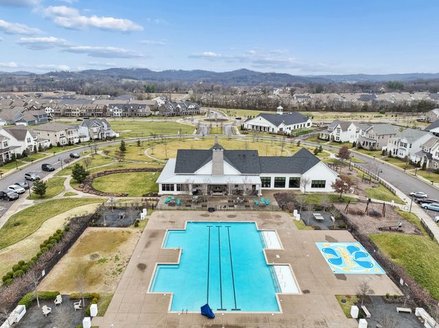 1566 Drakes Creek Rd, Hendersonville, TN 37075