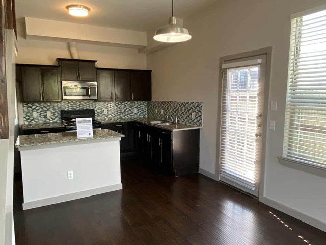 3629 Valley Vista Drive 701, Fort Worth, TX 76053