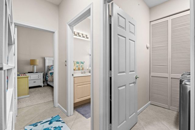 377 NW Granville Street, Port St. Lucie, Port St Lucie, FL 34986