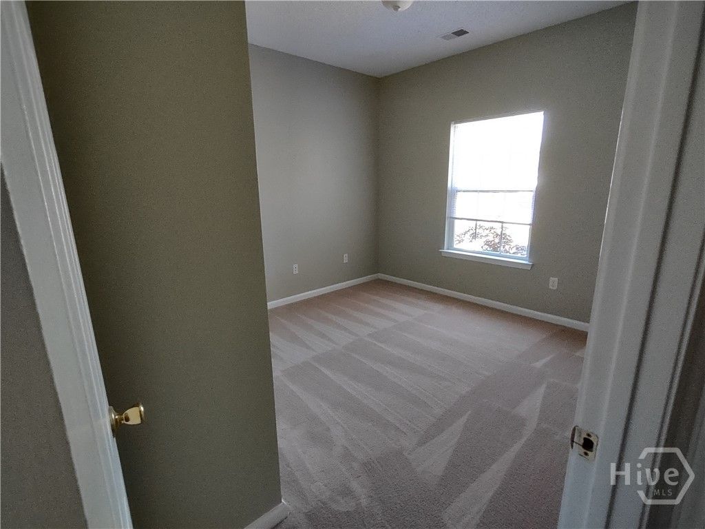 Image 11 of property listing at 123 Alexander Way, Richmond Hill, GA 31324
