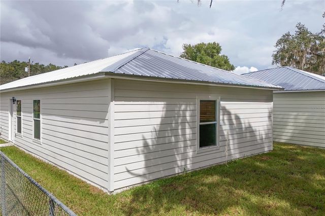 1012 E HAZZARD, Eustis, FL 32726