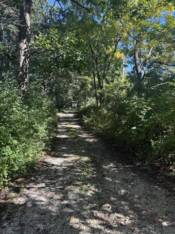 8239 Cooper ROAD, Kenosha, WI 53142