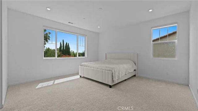 11755 Fenton, Sylmar, CA 91342