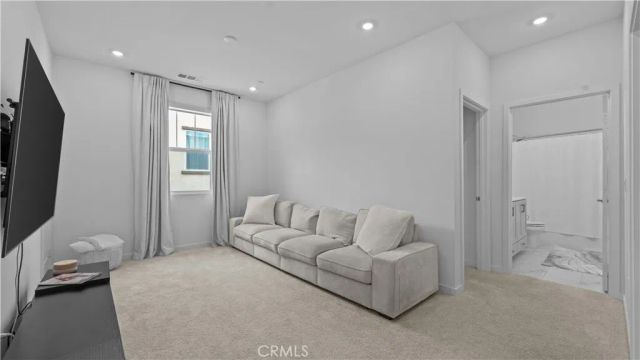 11755 Fenton, Sylmar, CA 91342