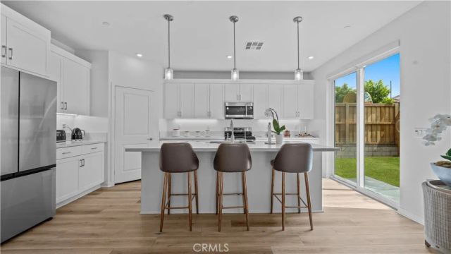 11755 Fenton, Sylmar, CA 91342