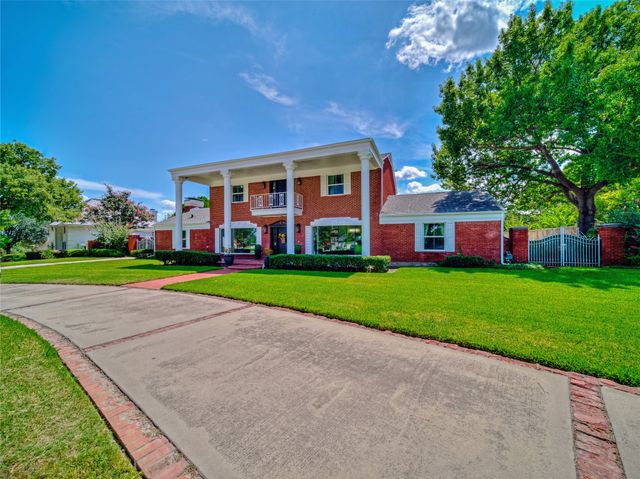 210 E Northgate Drive, Irving, TX 75062