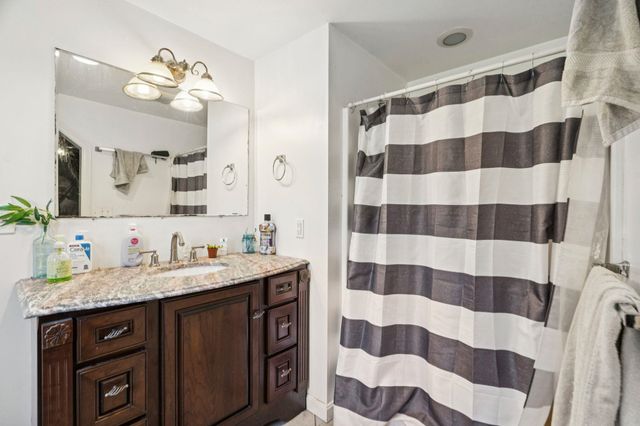 100 Cope Lane, Hartford, VT 05001