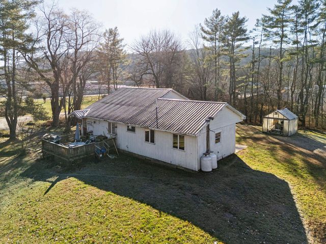 100 Cope Lane, Hartford, VT 05001