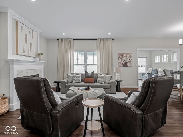 7176 Hart Street, Cumberland, IN 46229