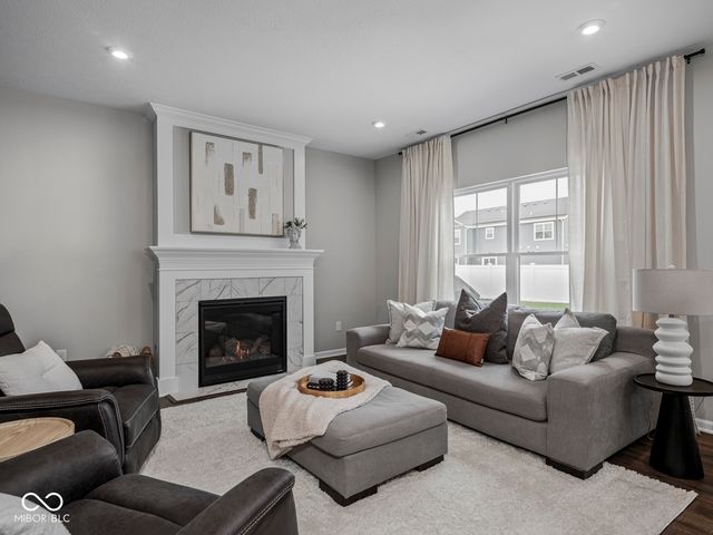 7176 Hart Street, Cumberland, IN 46229