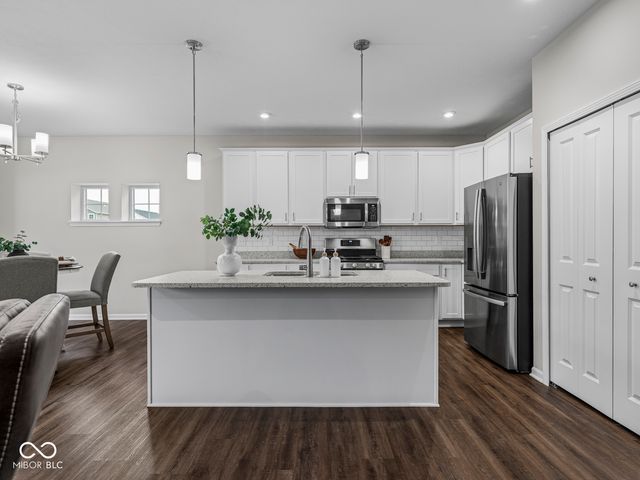 7176 Hart Street, Cumberland, IN 46229