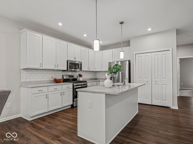 7176 Hart Street, Cumberland, IN 46229