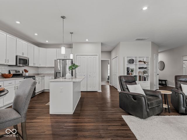 7176 Hart Street, Cumberland, IN 46229