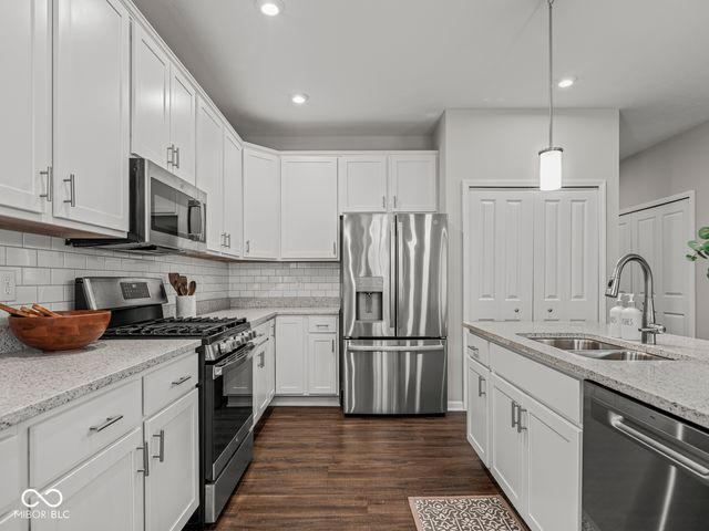 7176 Hart Street, Cumberland, IN 46229