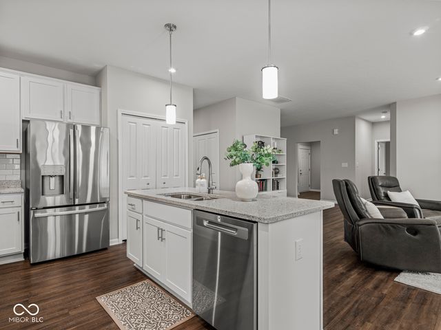 7176 Hart Street, Cumberland, IN 46229