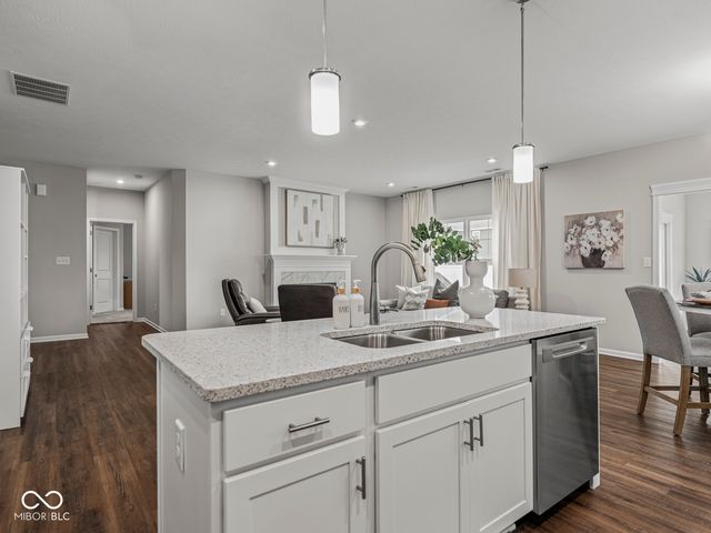 7176 Hart Street, Cumberland, IN 46229