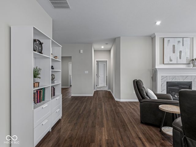 7176 Hart Street, Cumberland, IN 46229