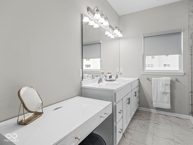 7176 Hart Street, Cumberland, IN 46229