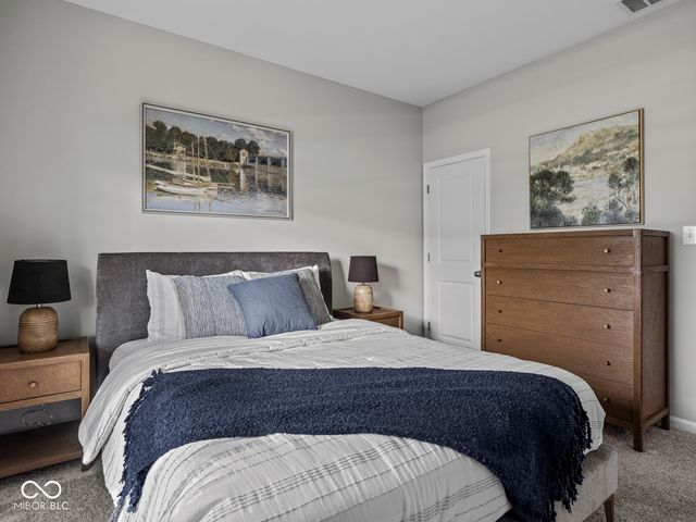 7176 Hart Street, Cumberland, IN 46229