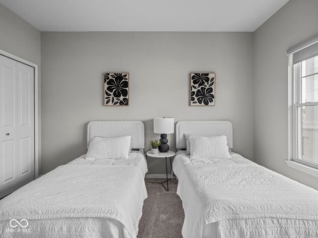 7176 Hart Street, Cumberland, IN 46229