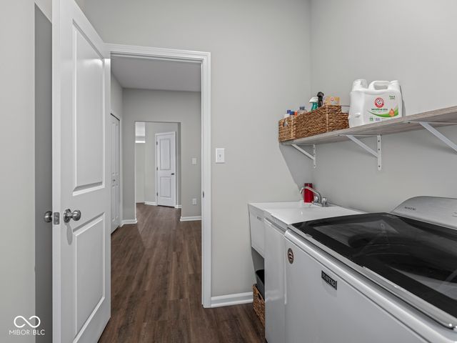 7176 Hart Street, Cumberland, IN 46229