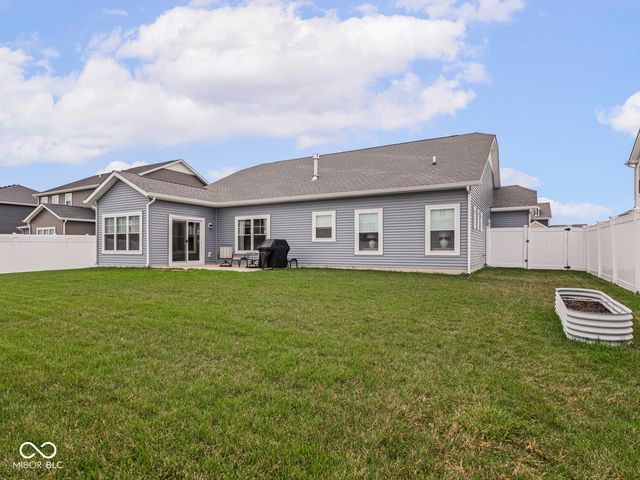 7176 Hart Street, Cumberland, IN 46229