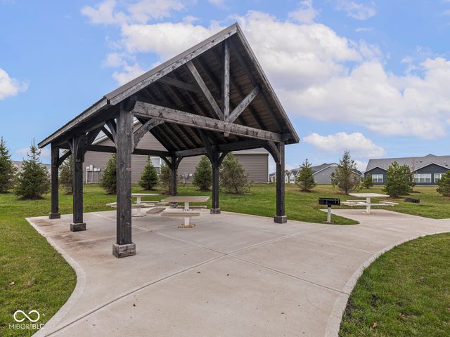 7176 Hart Street, Cumberland, IN 46229