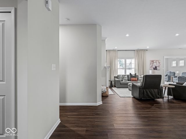 7176 Hart Street, Cumberland, IN 46229